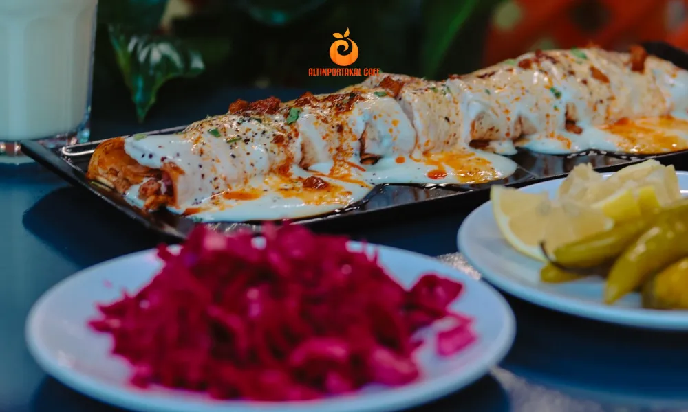 Mersin Gecelerinin Vazgeçilmezi: Yoğurtlu ve Klasik Tantuni